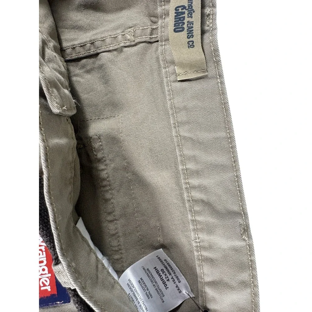 Wrangler Premium Cargo Pants Mens 42x30 Tan Khaki Belted Waist Relaxed Workwear